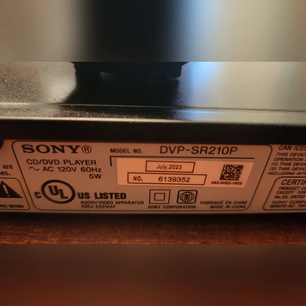 Sony Ultra Slim DVPSR21OP DVD